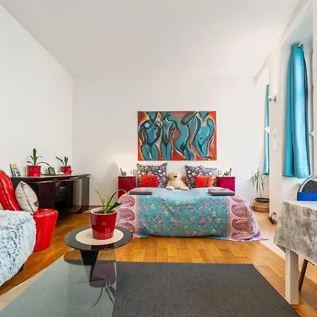 Dancing Queens Am Rosenthaler Platz Apartment